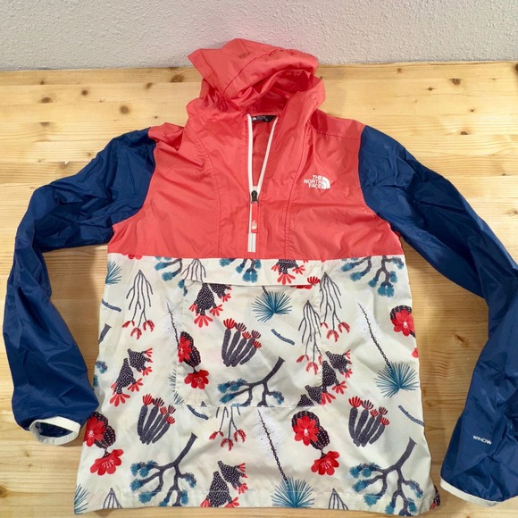 The North Face Girls‎ XL Packable Jacket w/ Bag Kids 14/16 Women XS/S - Picture 1 of 9